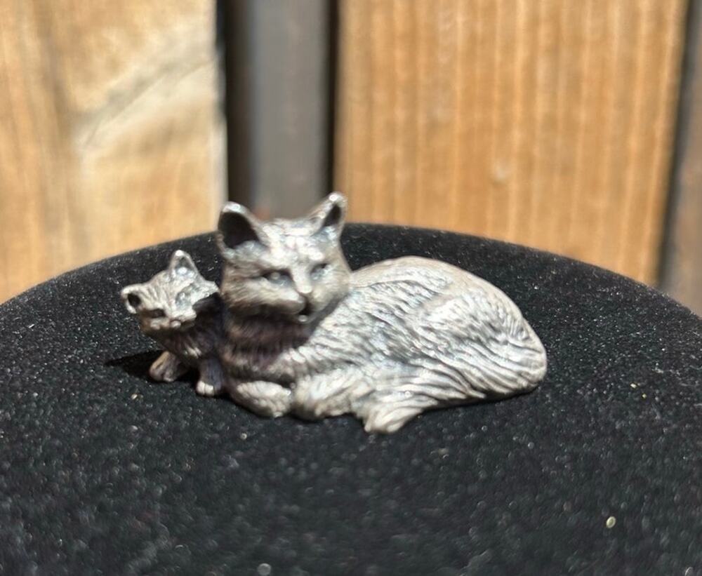 Pewter Figurine Mama Cat and Kitten Tiny Mini Statute Shelf Decor Cat Lover